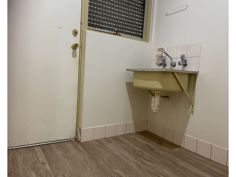 17 Banksia Road, Camillo WA 6111