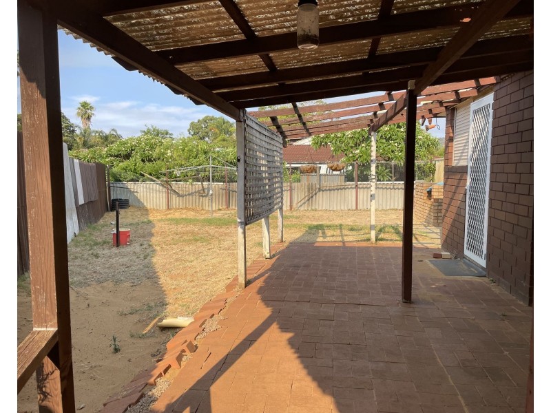 17 Banksia Road, Camillo WA 6111