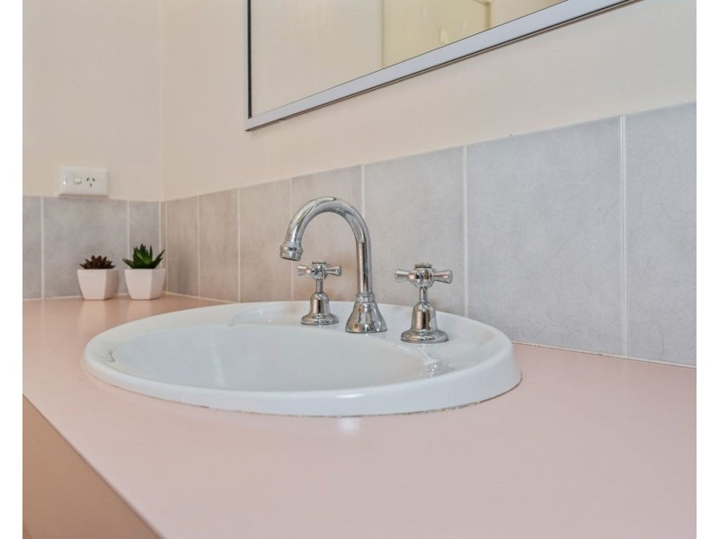 40 Manildra Drive, Dudley Park WA 6210