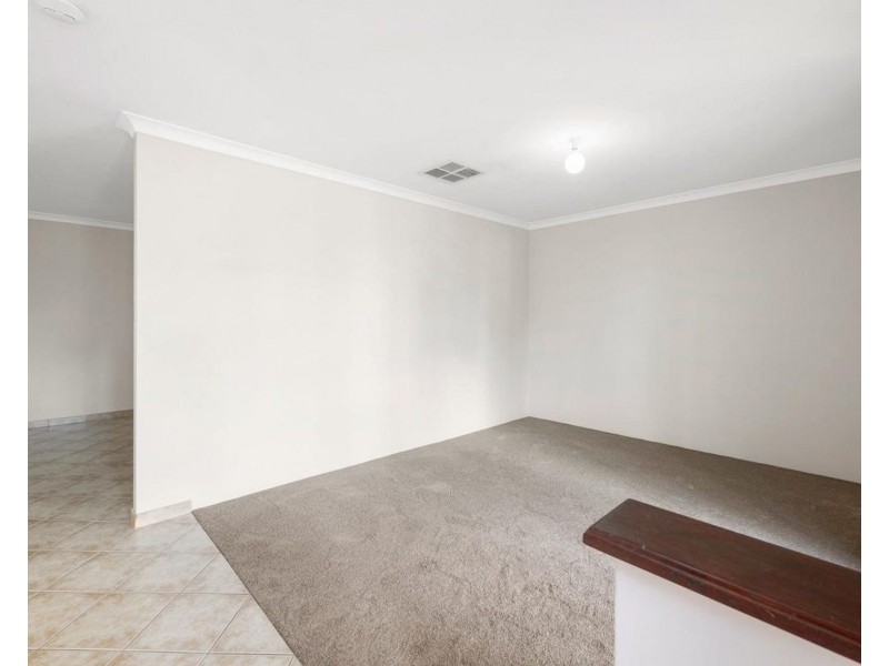24 Waxflower Bend, Huntingdale WA 6110