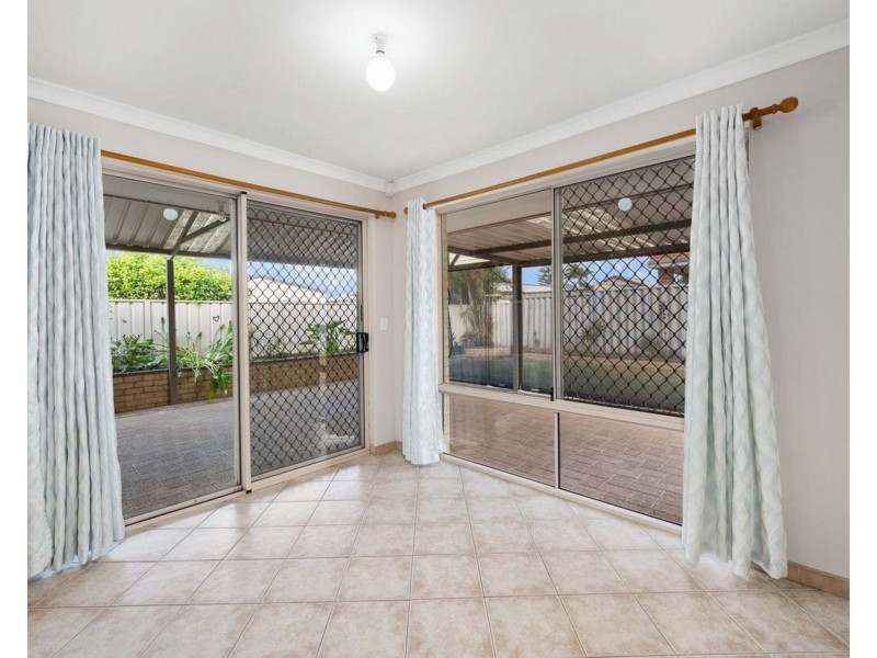 24 Waxflower Bend, Huntingdale WA 6110