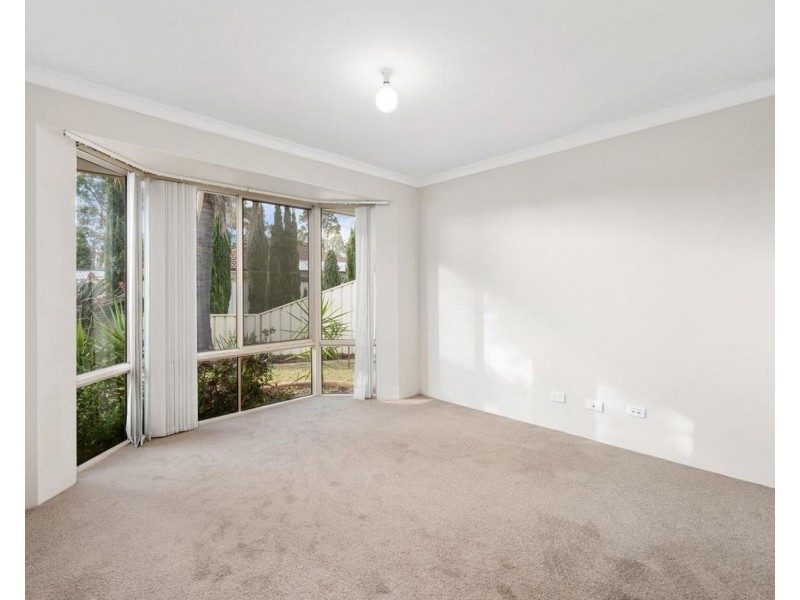 24 Waxflower Bend, Huntingdale WA 6110