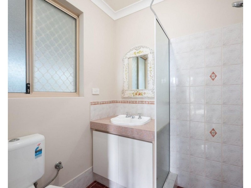 24 Waxflower Bend, Huntingdale WA 6110