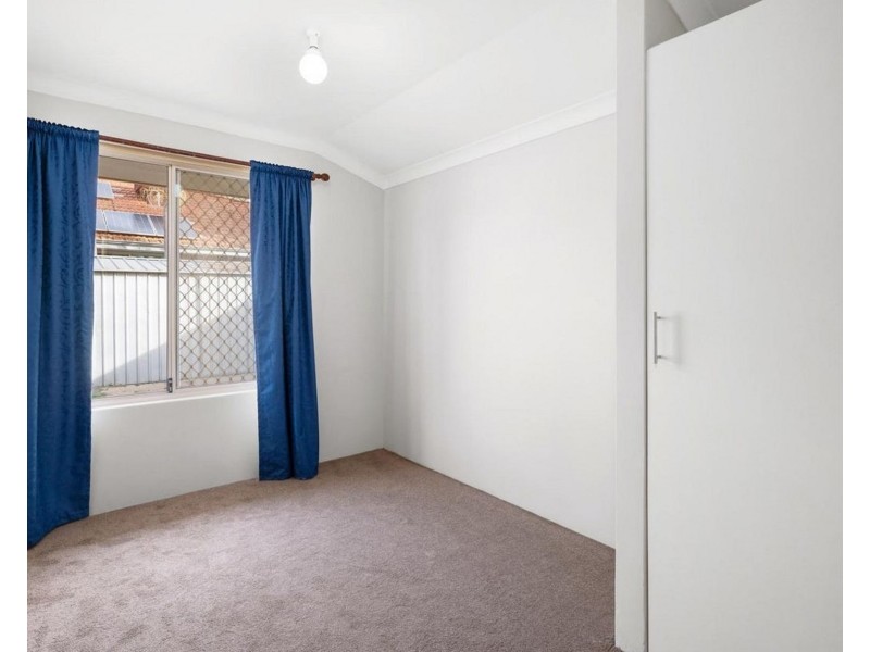 24 Waxflower Bend, Huntingdale WA 6110