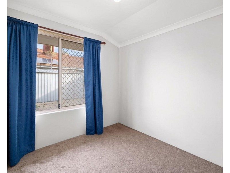 24 Waxflower Bend, Huntingdale WA 6110