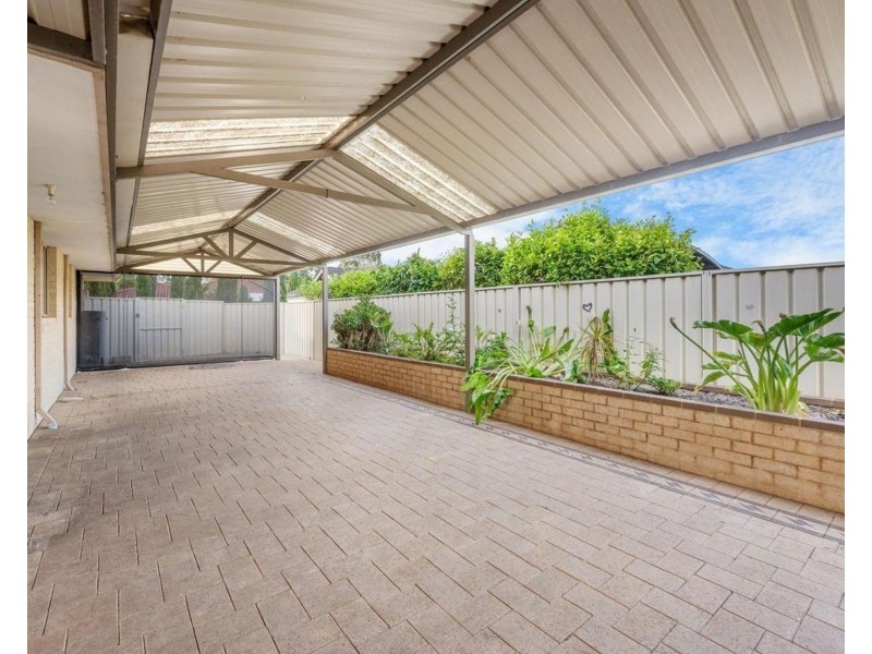 24 Waxflower Bend, Huntingdale WA 6110