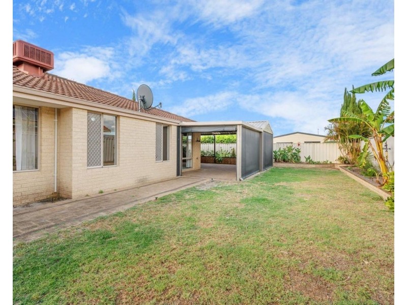 24 Waxflower Bend, Huntingdale WA 6110