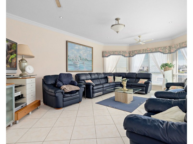 6/76 Bayview Street, Runaway Bay QLD 4216