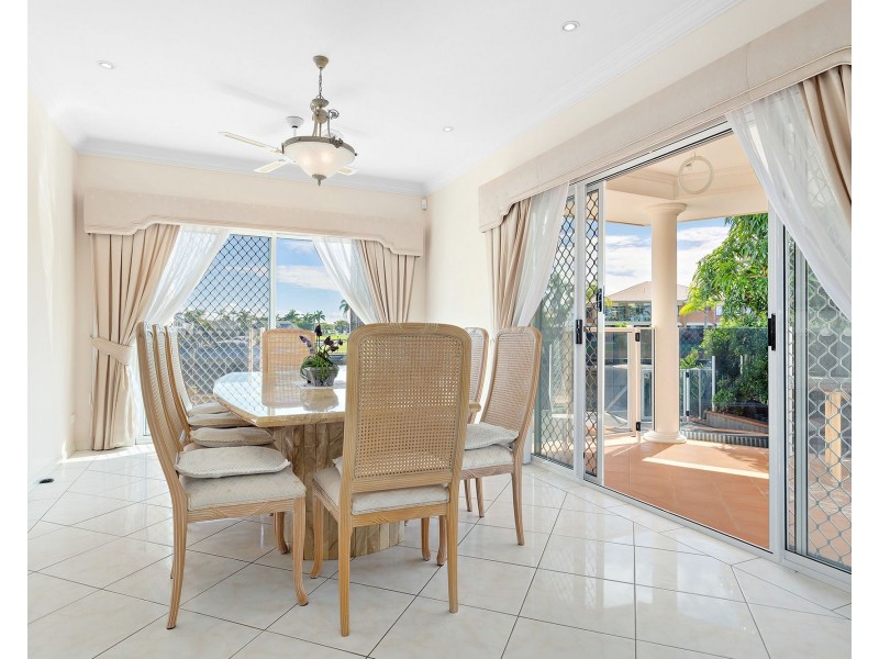 6/76 Bayview Street, Runaway Bay QLD 4216