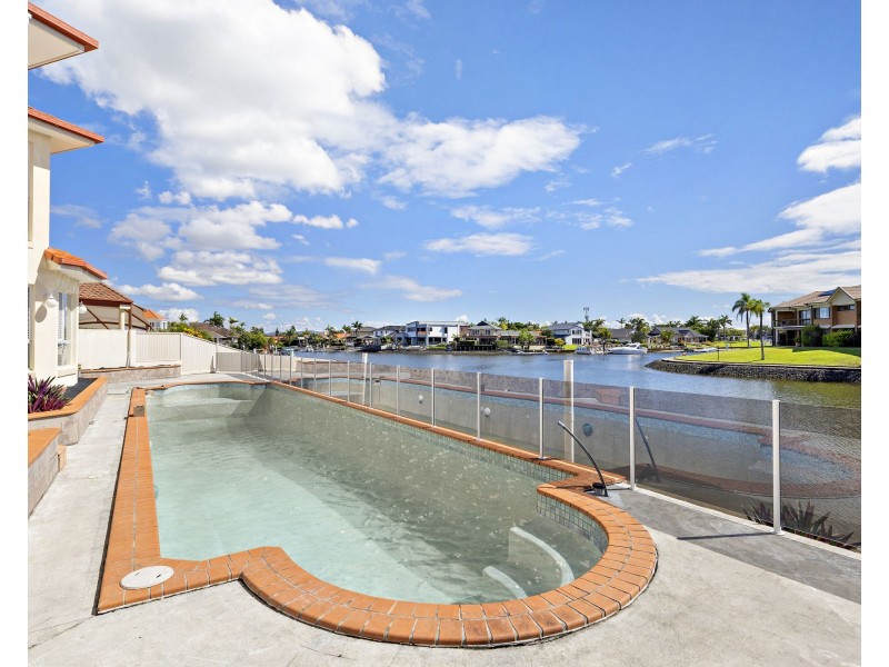 6/76 Bayview Street, Runaway Bay QLD 4216