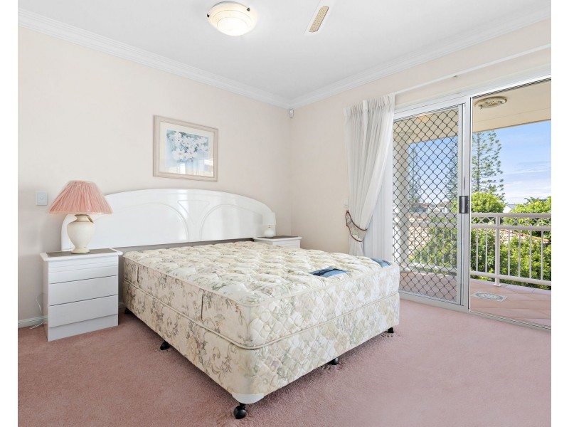 6/76 Bayview Street, Runaway Bay QLD 4216