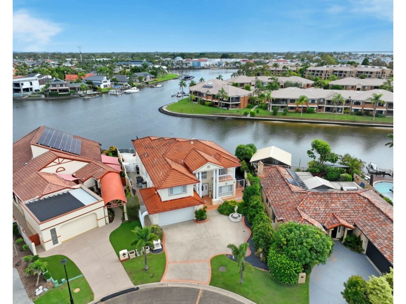 6/76 Bayview Street, Runaway Bay QLD 4216