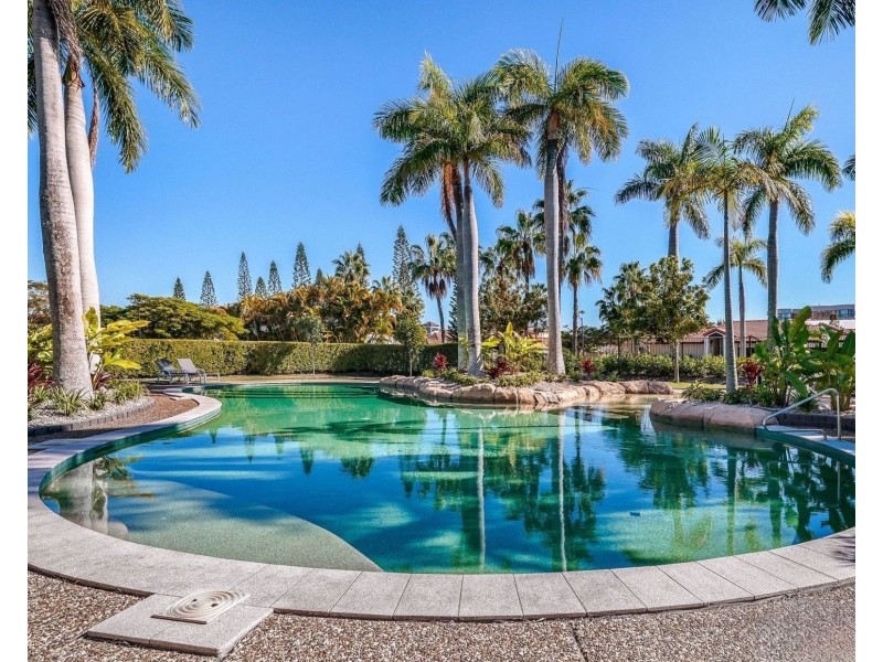 6/76 Bayview Street, Runaway Bay QLD 4216