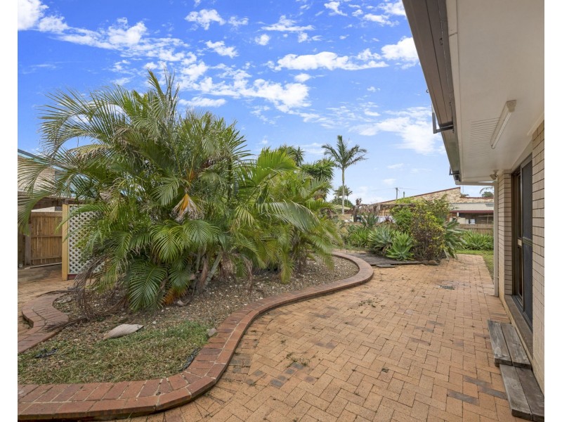 4 Deegan Court, Avenell Heights QLD 4670