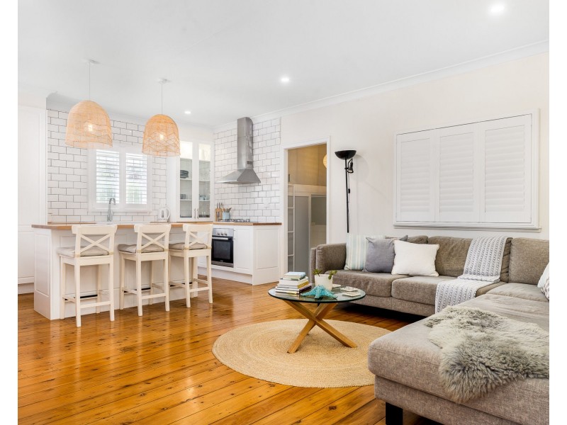 16 Craig Street, Brighton QLD 4017