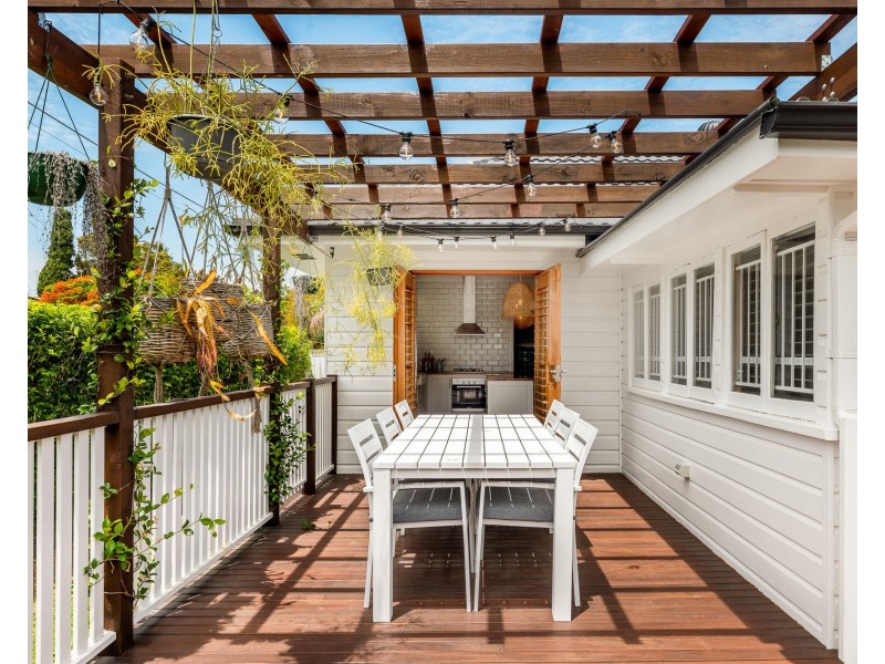 16 Craig Street, Brighton QLD 4017