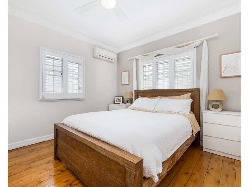 16 Craig Street, Brighton QLD 4017