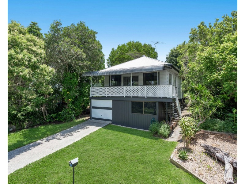 33 Raeburn St, Manly QLD 4179