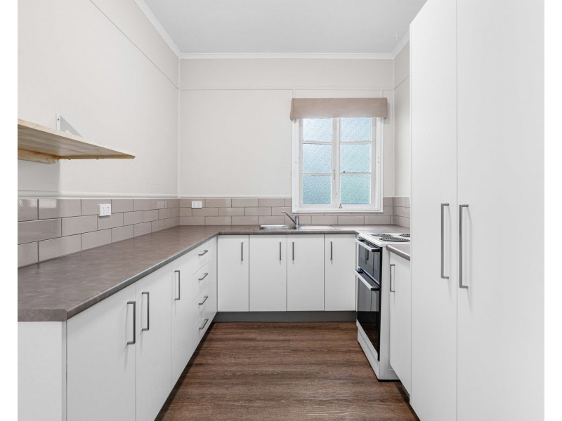 33 Raeburn St, Manly QLD 4179