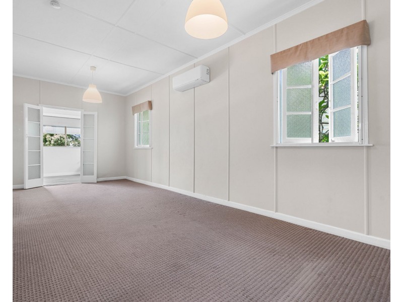 33 Raeburn St, Manly QLD 4179