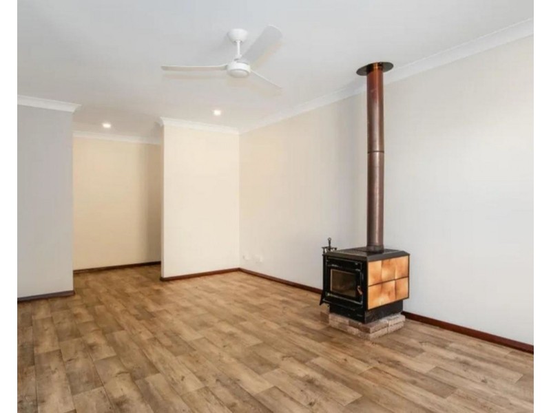 2 Claunelle Road, Armadale WA 6112