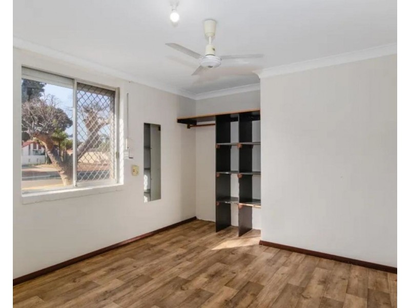 2 Claunelle Road, Armadale WA 6112