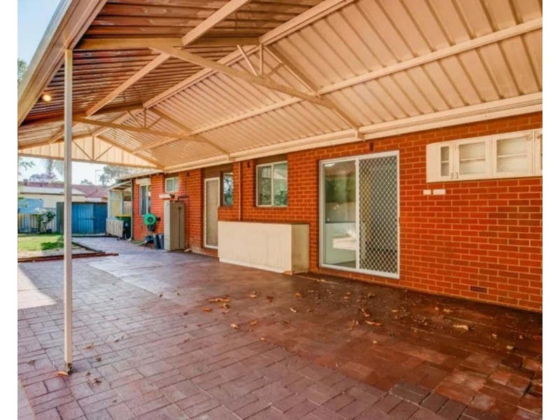 2 Claunelle Road, Armadale WA 6112