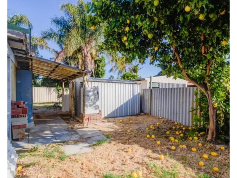 2 Claunelle Road, Armadale WA 6112