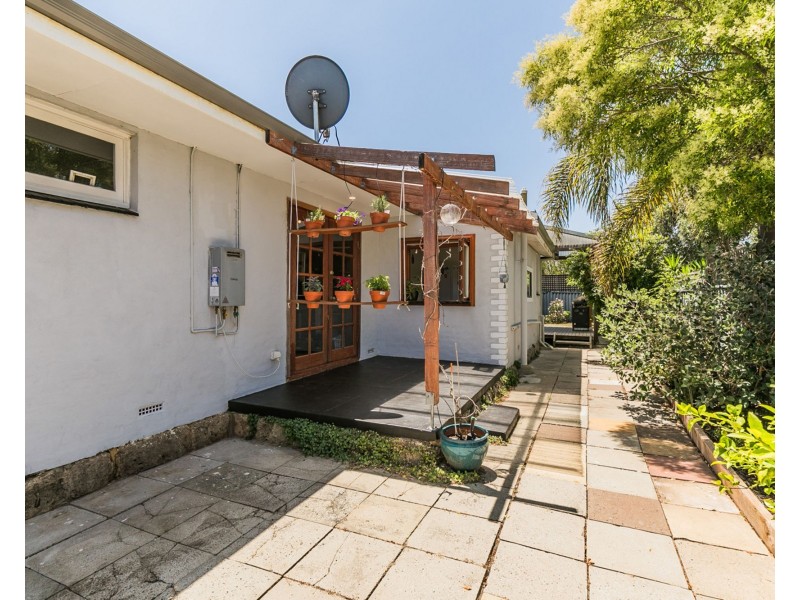 6 Lynx Place, Rockingham WA 6168