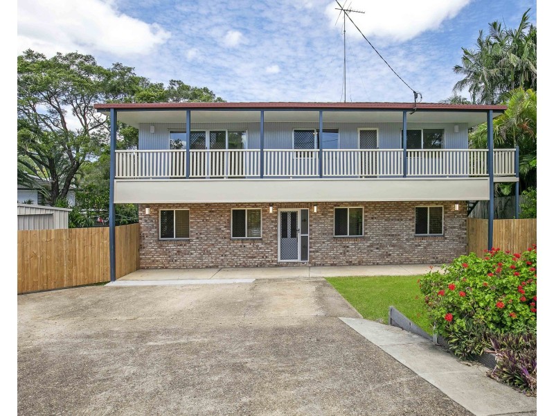4 Saligna Court, Everton Hills QLD 4053