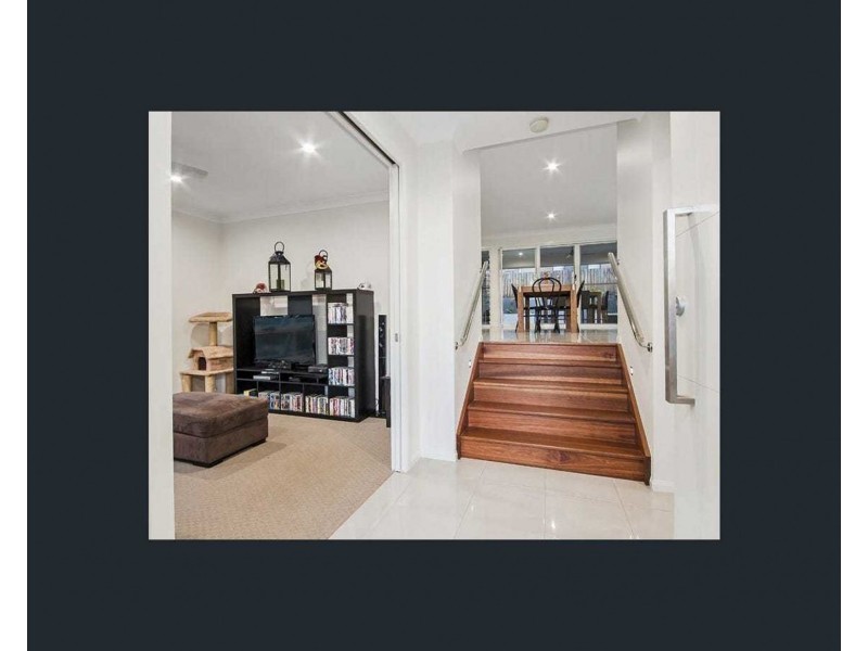 2 Dee Street, Deebing Heights QLD 4306