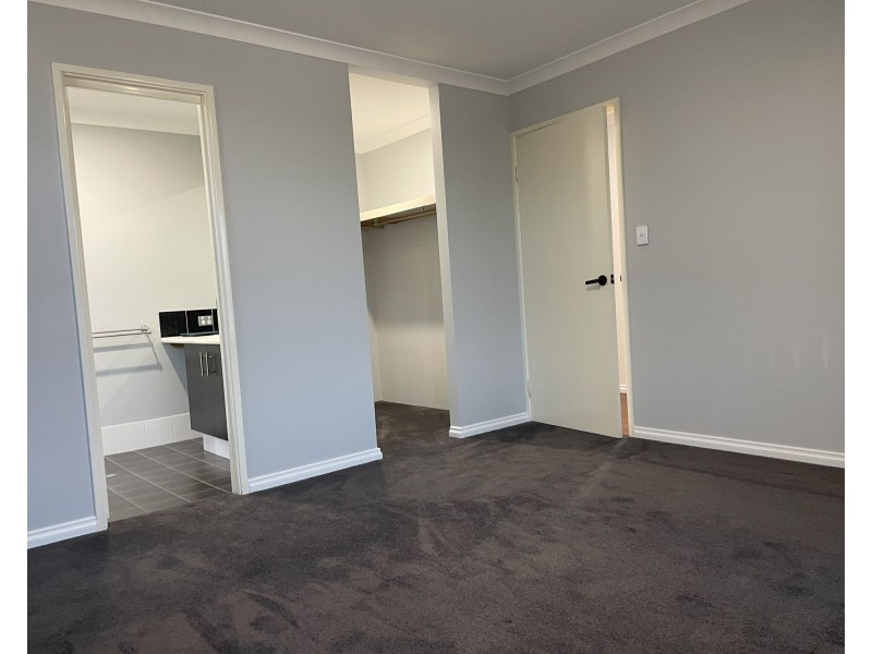 10 Cheriton Avenue, Ellenbrook WA 6069