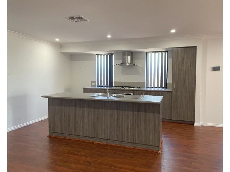 10 Cheriton Avenue, Ellenbrook WA 6069