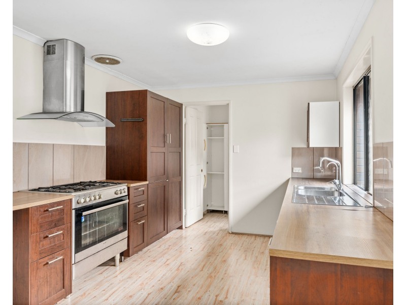 2 Saale Court, Meadowbrook QLD 4131