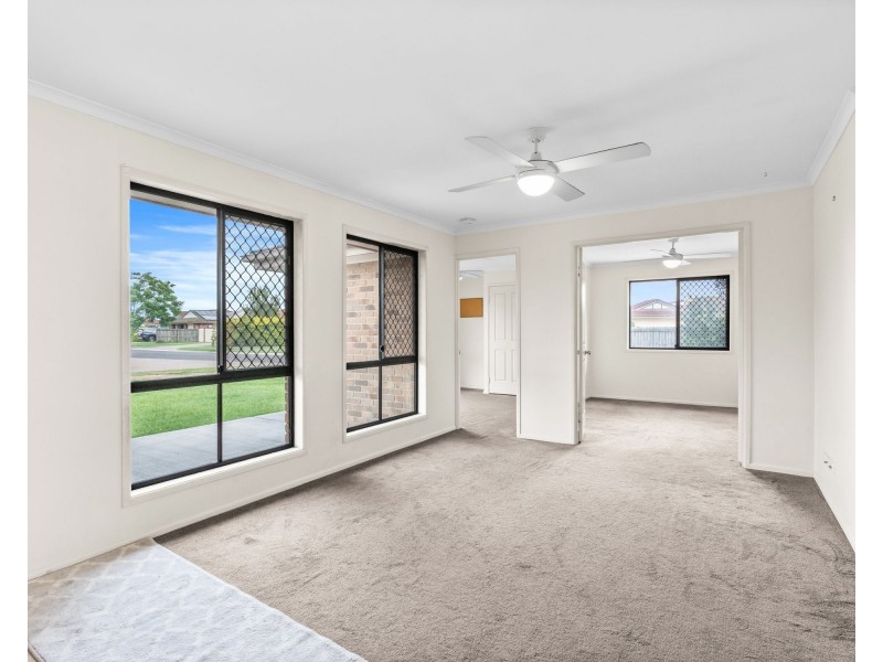 2 Saale Court, Meadowbrook QLD 4131