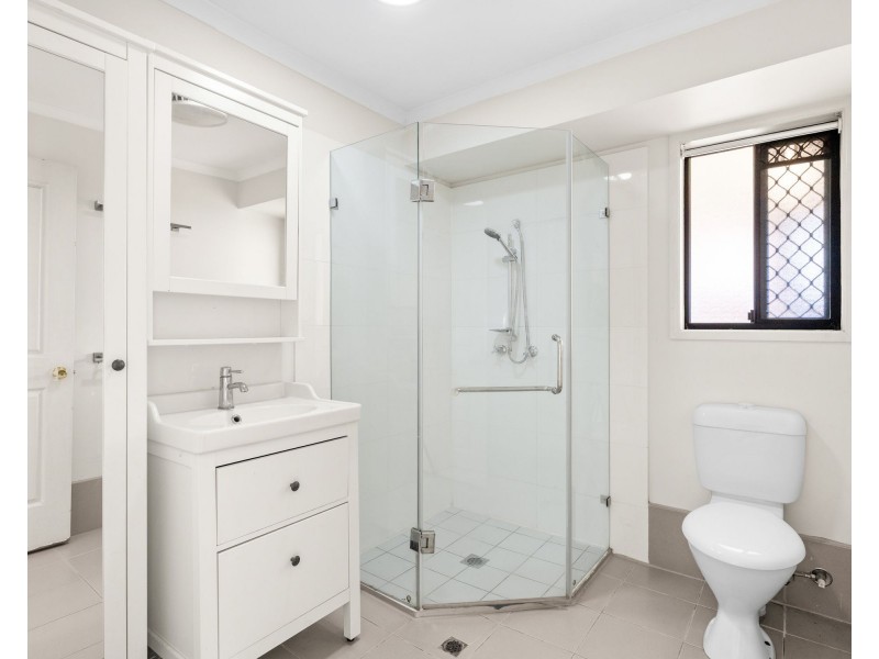 2 Saale Court, Meadowbrook QLD 4131