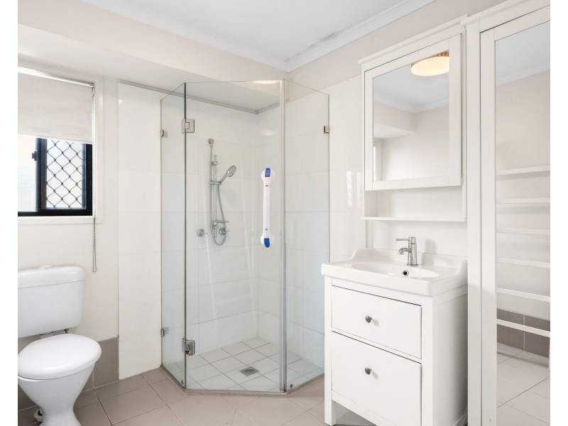 2 Saale Court, Meadowbrook QLD 4131