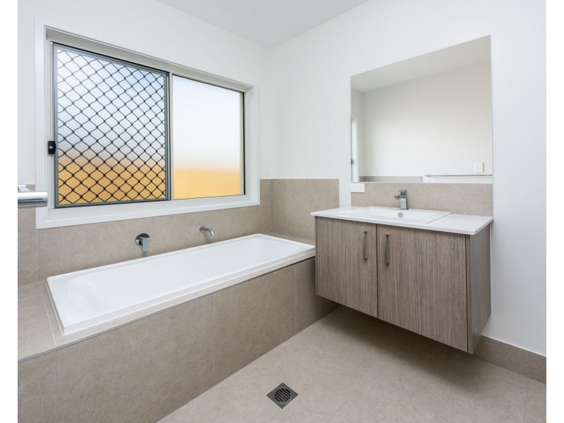 18 Rennell Street, Bargara QLD 4670