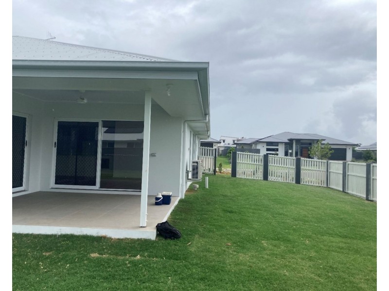 8 Verona Street, Norville QLD 4670