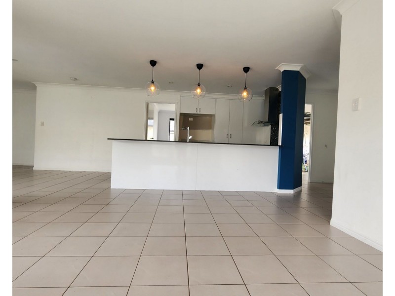 17 Neville Drive, Branyan QLD 4670