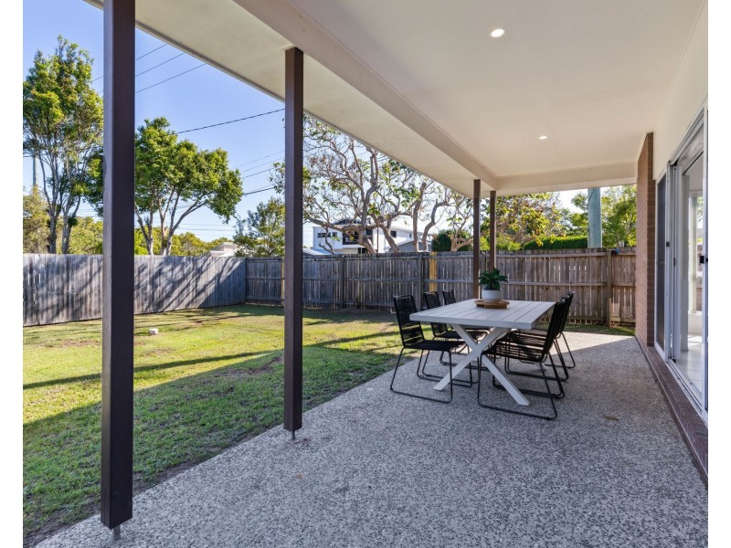 76 Burralong street, Deagon QLD 4017