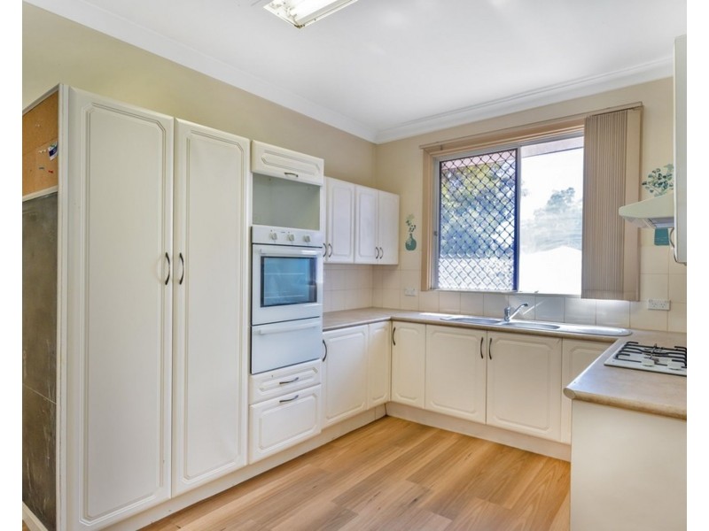 8 Munday Way, Medina WA 6167