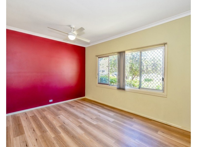 8 Munday Way, Medina WA 6167