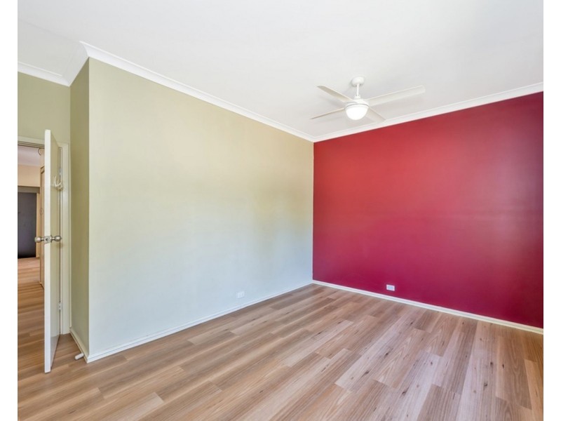 8 Munday Way, Medina WA 6167