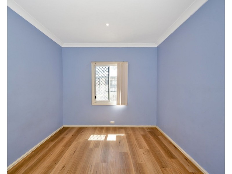 8 Munday Way, Medina WA 6167