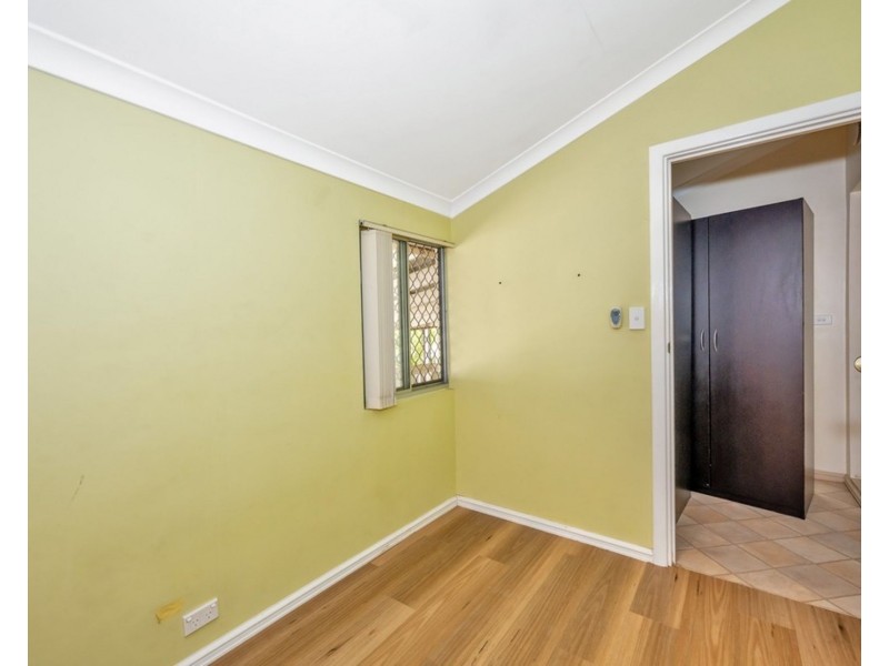 8 Munday Way, Medina WA 6167