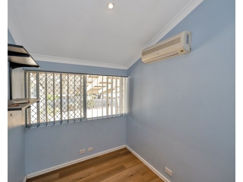 8 Munday Way, Medina WA 6167