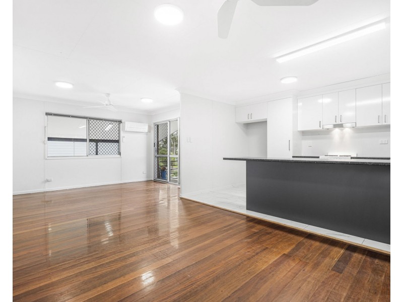 126 Cameron Pde, Wynnum QLD 4178