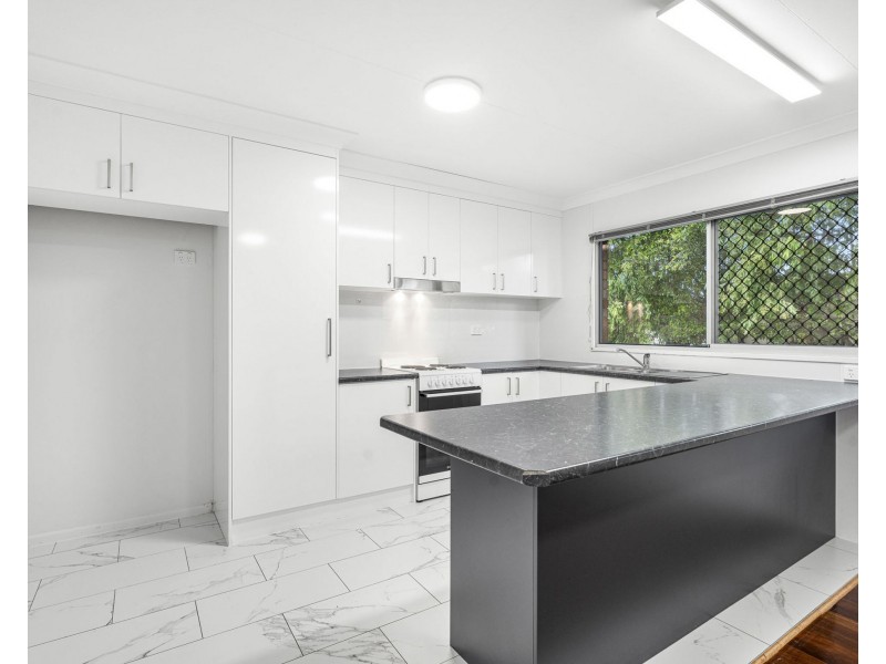 126 Cameron Pde, Wynnum QLD 4178