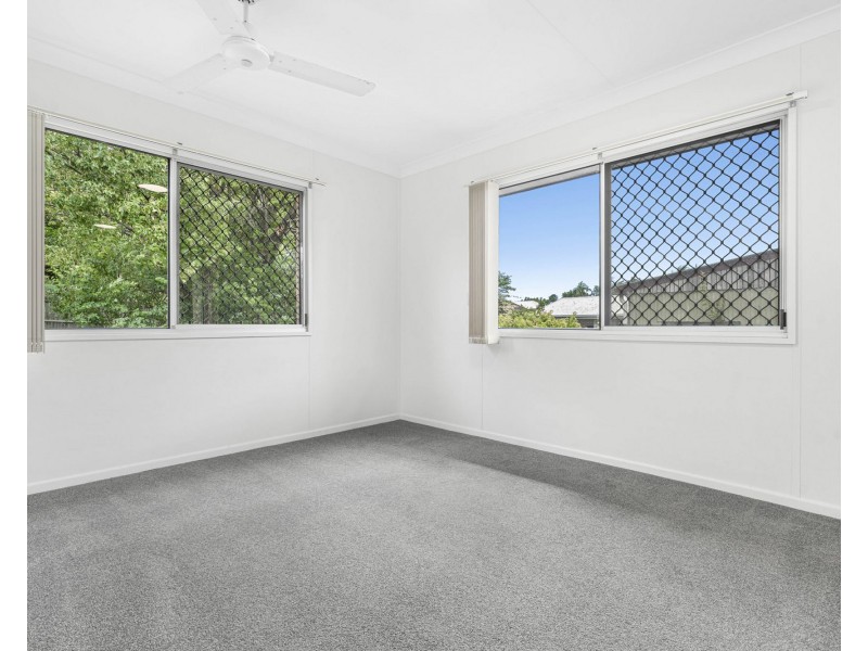 126 Cameron Pde, Wynnum QLD 4178